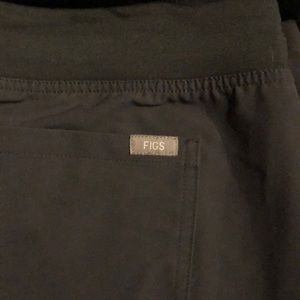 FIGS Charcoal Women’s XL